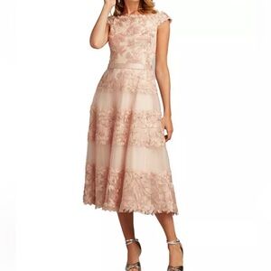 TADASHI SHOJI Adriane Floral Embroidered Dress Antique Pink Size 8 NWT